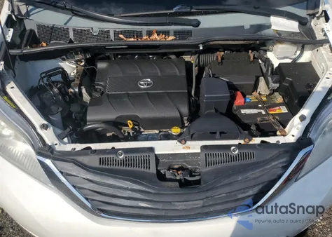 2011 Toyota Sienna Xle z USA, uszkodzony, nr VIN 5TDDK3DC8BS028811